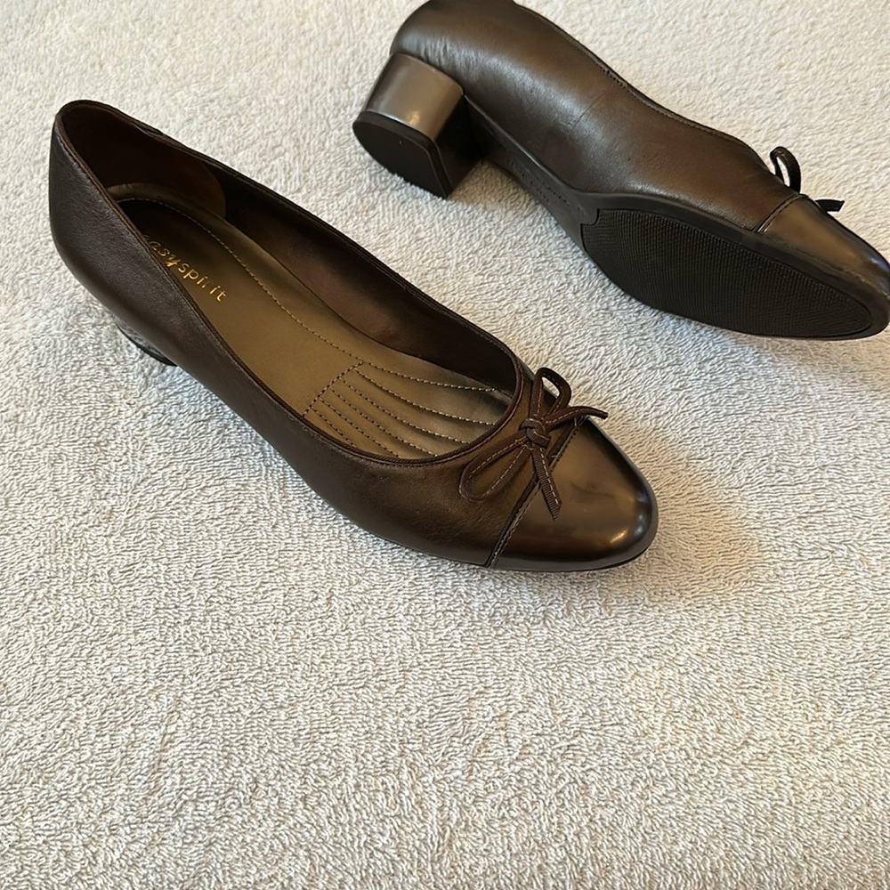 Easy Spirit, Size 10 M.  New, Color Brown.